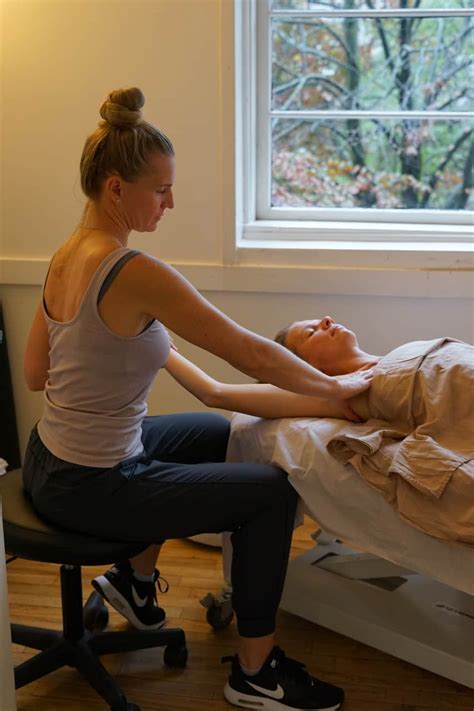 massage therapist north vancouver